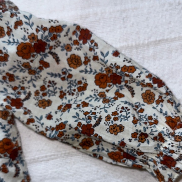 Floral Ruffle Blouse - Picture 3 of 4